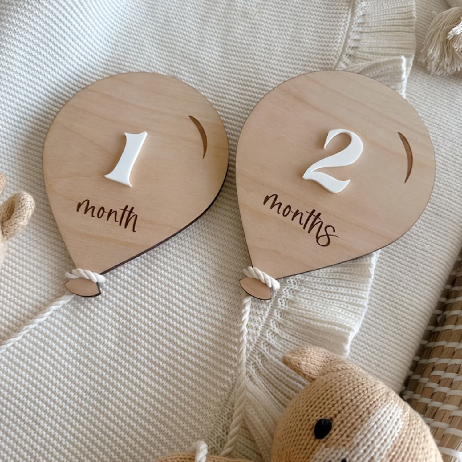 newborn monthly milestone cards