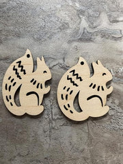 Cliths 8 Pcs Wooden Squirrel Earring Blanks Unfinished MDF Animal Pendants for DIY Jewelry Making