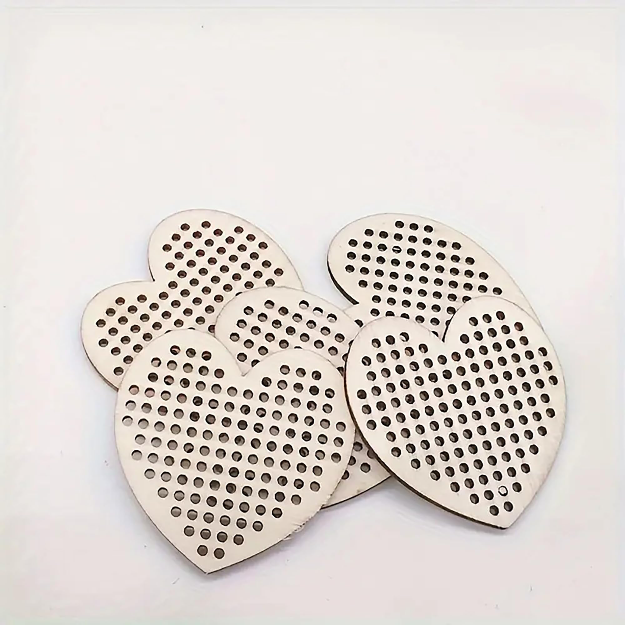 Bulk pack wood heart pendants for embroidery crafts
