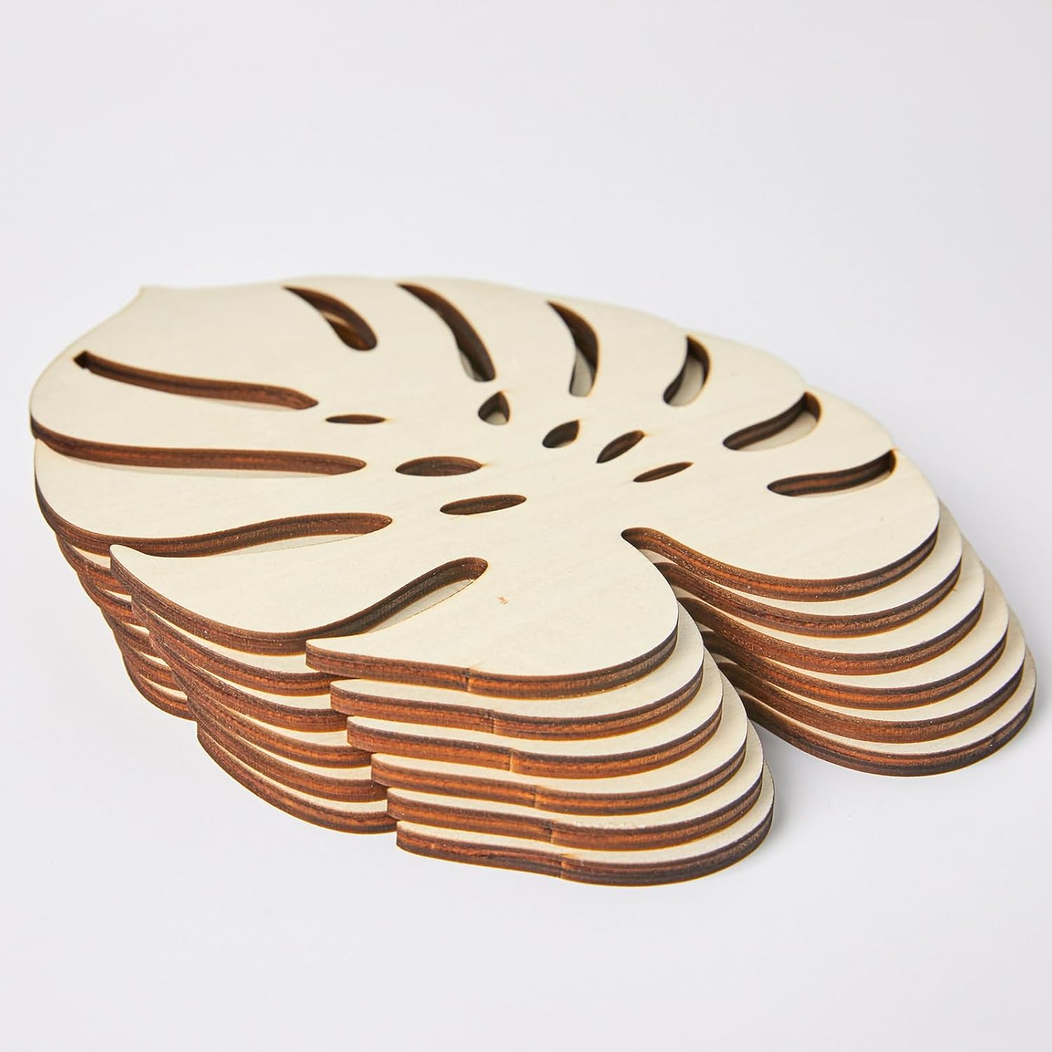 Palm leaf decorations for party décor