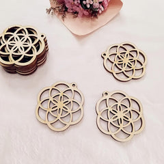 Cliths 10pcs Unfinished Wood Circles for DIY Crafts Craft Rounds Lightweight Hanging Decor Wedding Party Holiday Decorations