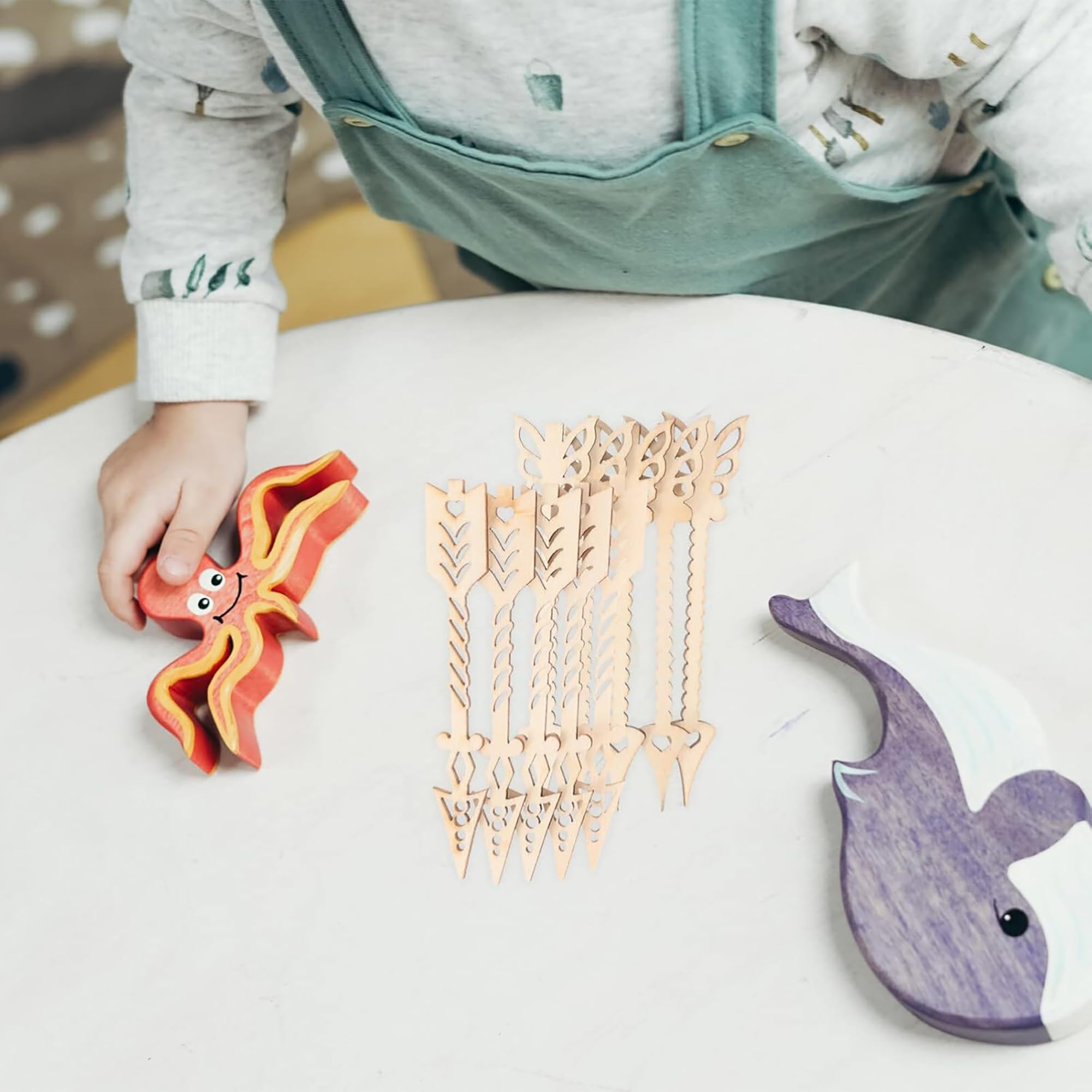 Bulk pack DIY wooden arrow cutouts for event décor