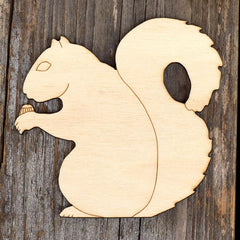 Cliths 10 Pcs Wooden Squirrel Eating Nut Craft Shapes Wildlife Rodent Woodland Decor MDF Animal Figures