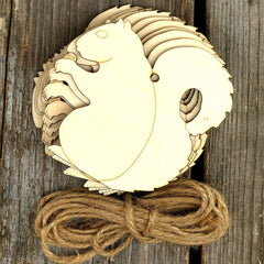 Cliths 10 Pcs Wooden Squirrel Eating Nut Craft Shapes Wildlife Rodent Woodland Decor MDF Animal Figures