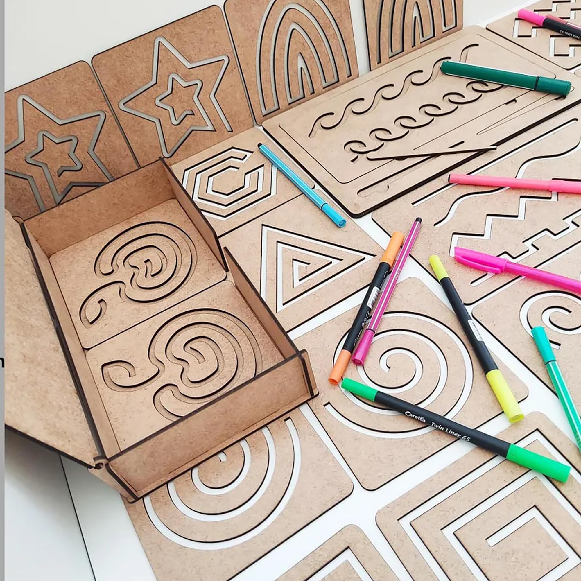 Kids' geometric tangram puzzle with drawing templates