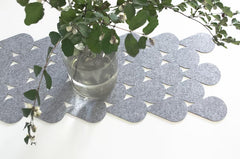 drops design table runner
