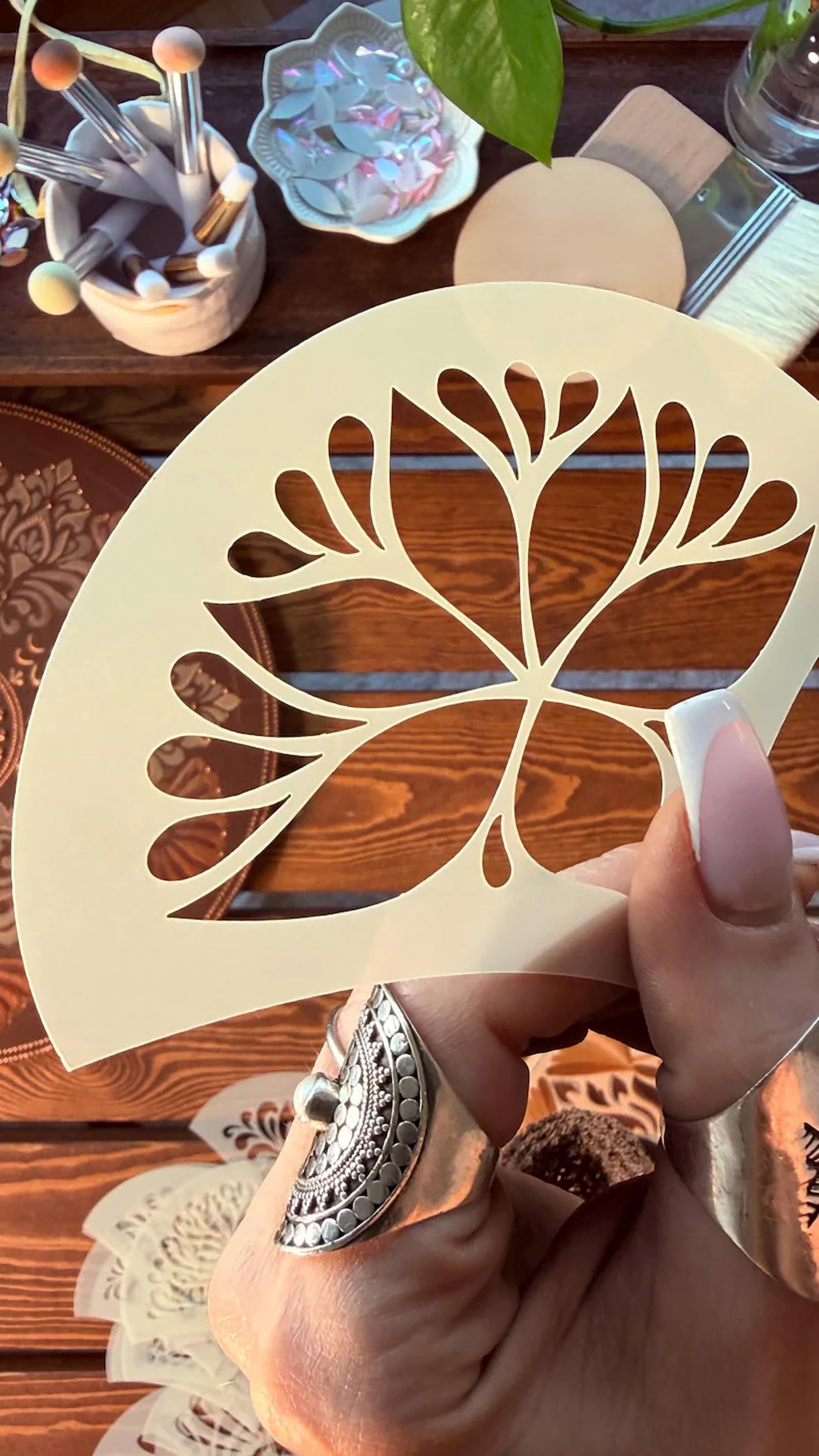 reusable stencil for acrylic painting designs
