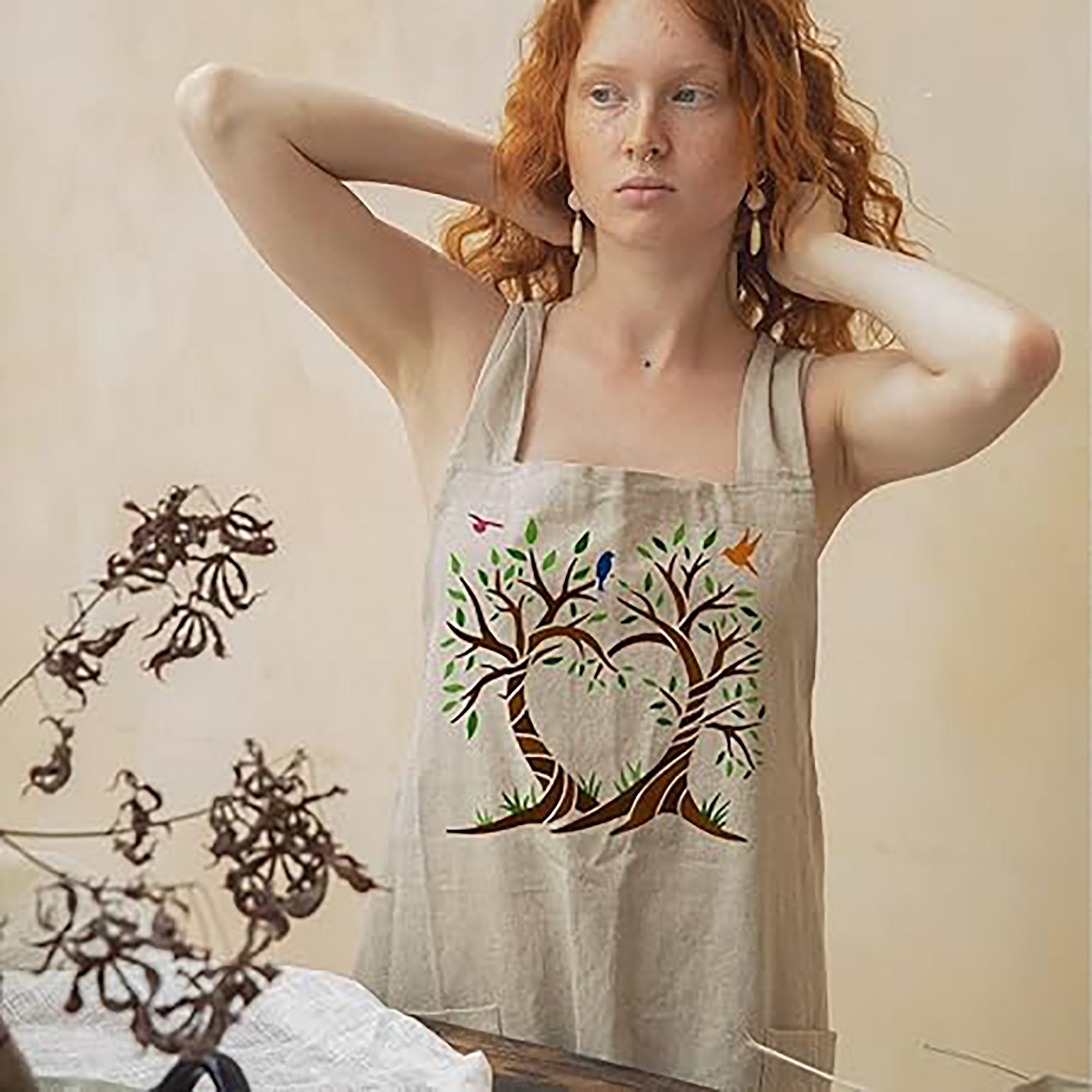 Create stunning love tree artwork with this reusable stencil