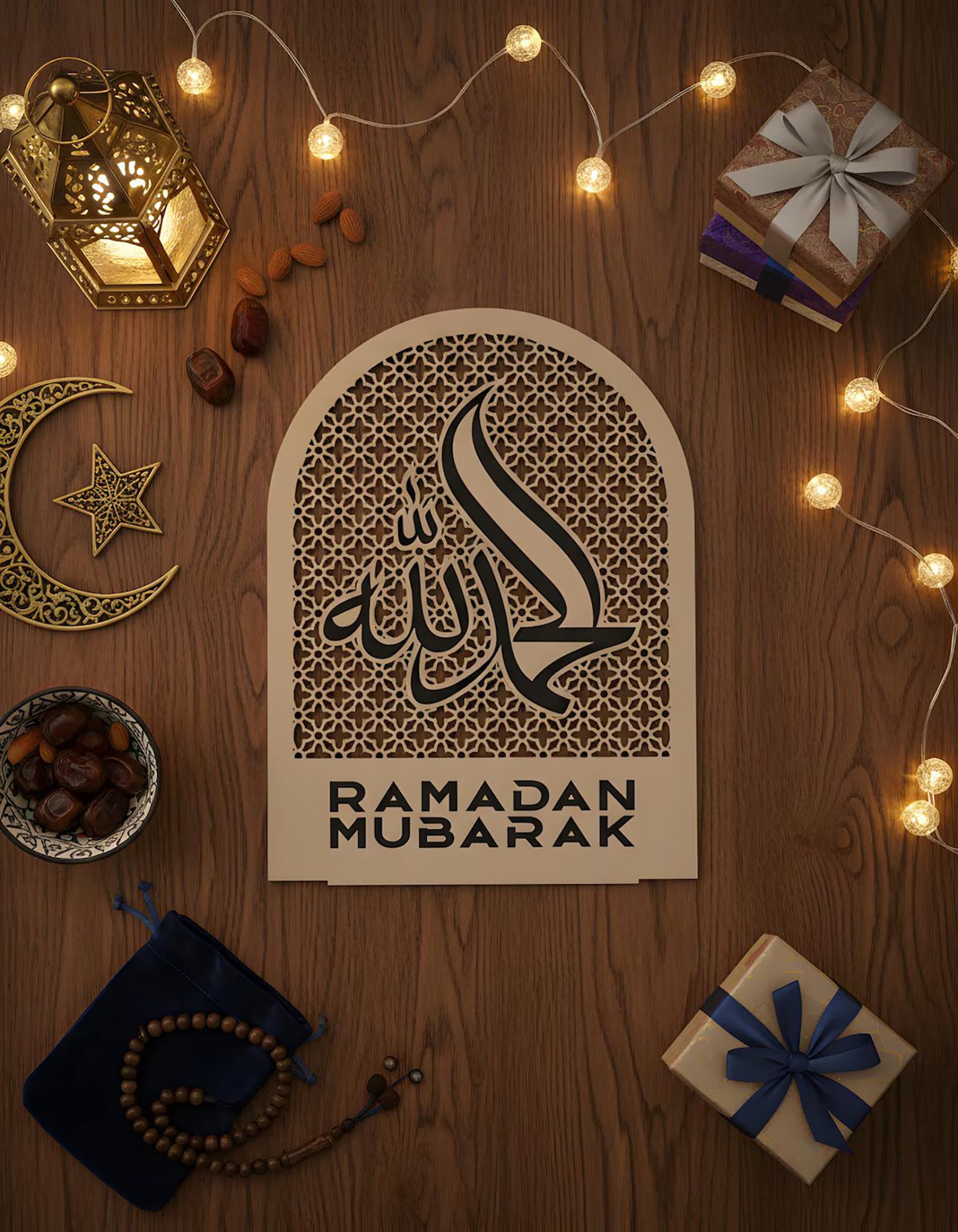 This Islamic table decor features elegant Ramadan Mubarak