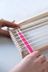 Whittlewud Pack of 1 Wooden Loom You can Make Decorations, Weaving Loom Beginners Learn to Weave (7.6 Inch x 5.8 Inch) Loom You can Make Decorations, Small Project Crafts Weave